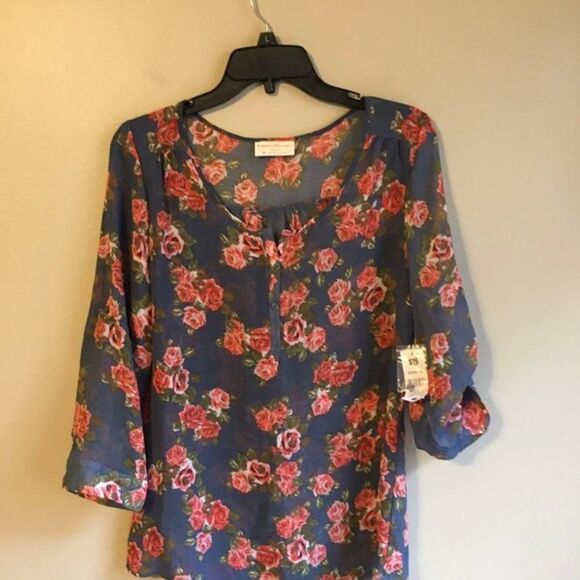 NWT Bobbie Brooks medium floral sheer top - Picture 1 of 5